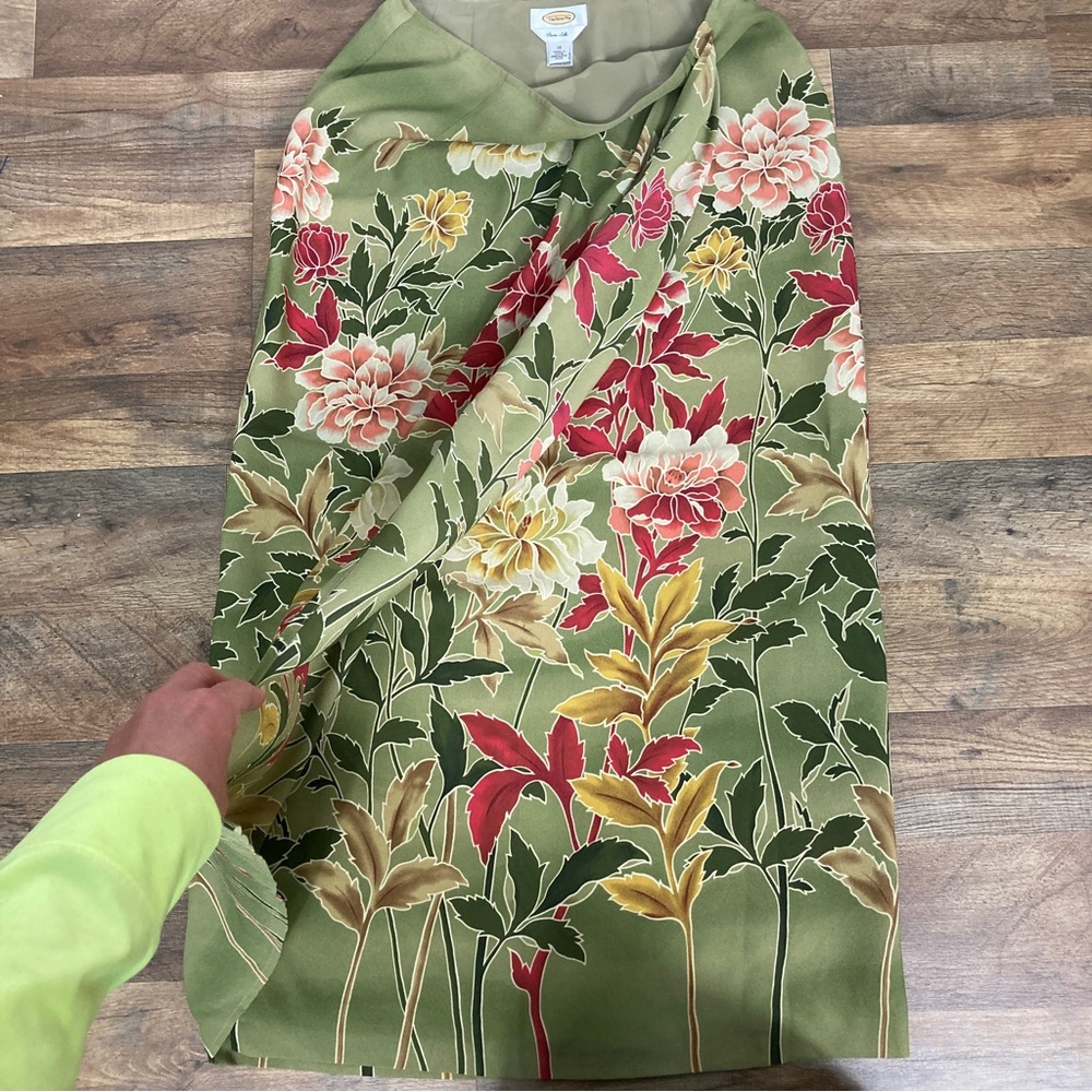 Talbots Floral Silk Skirt Size Medium - Picture 2 of 14